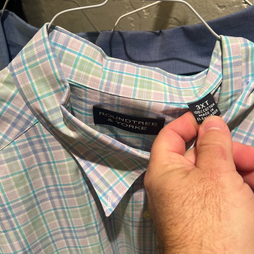 Roundtree & Yorke Blue and Green Casual Button Down Shirt
